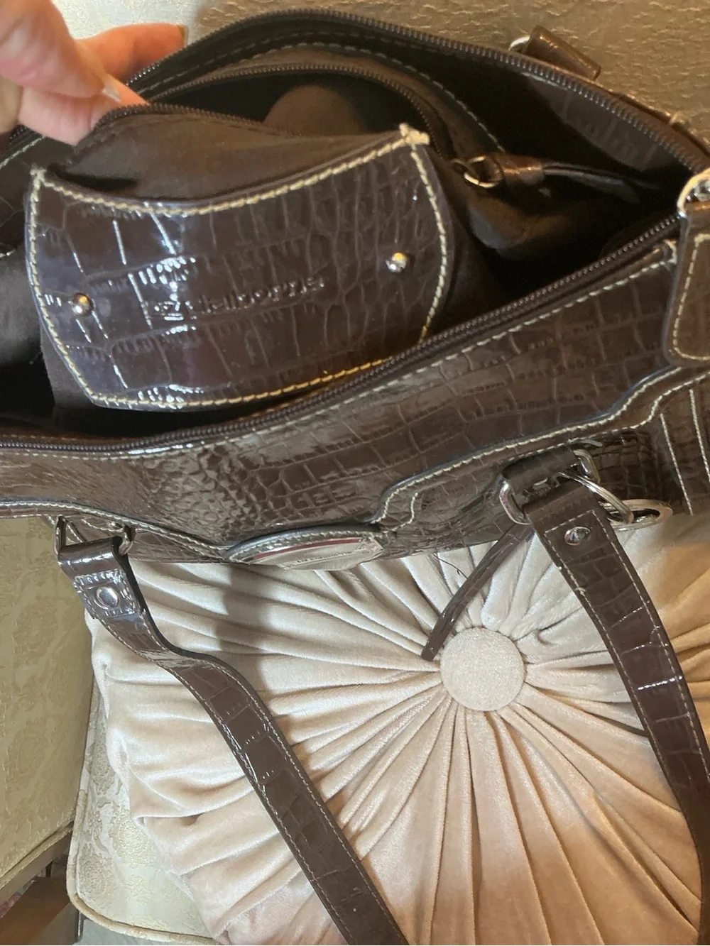 Liz Claiborne Dark Chocolate Brown Croc-Embossed Patent Shoulder Bag Y2K,mcbling